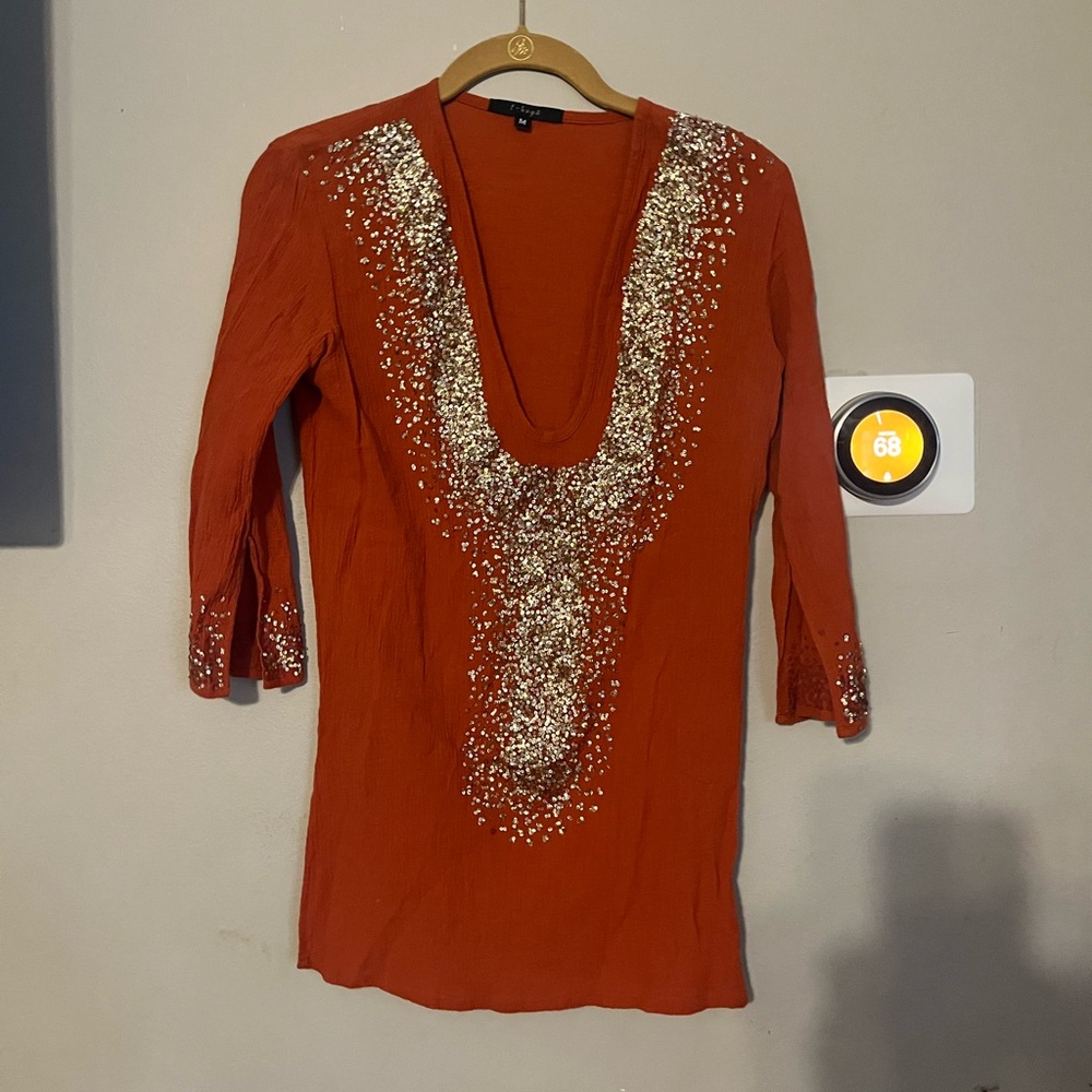 Beautiful shirt
Good condition